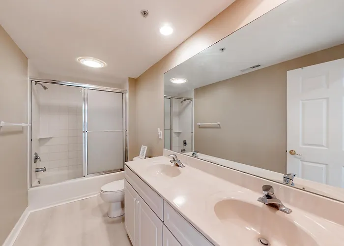 Apartment Ocean's Edge 303